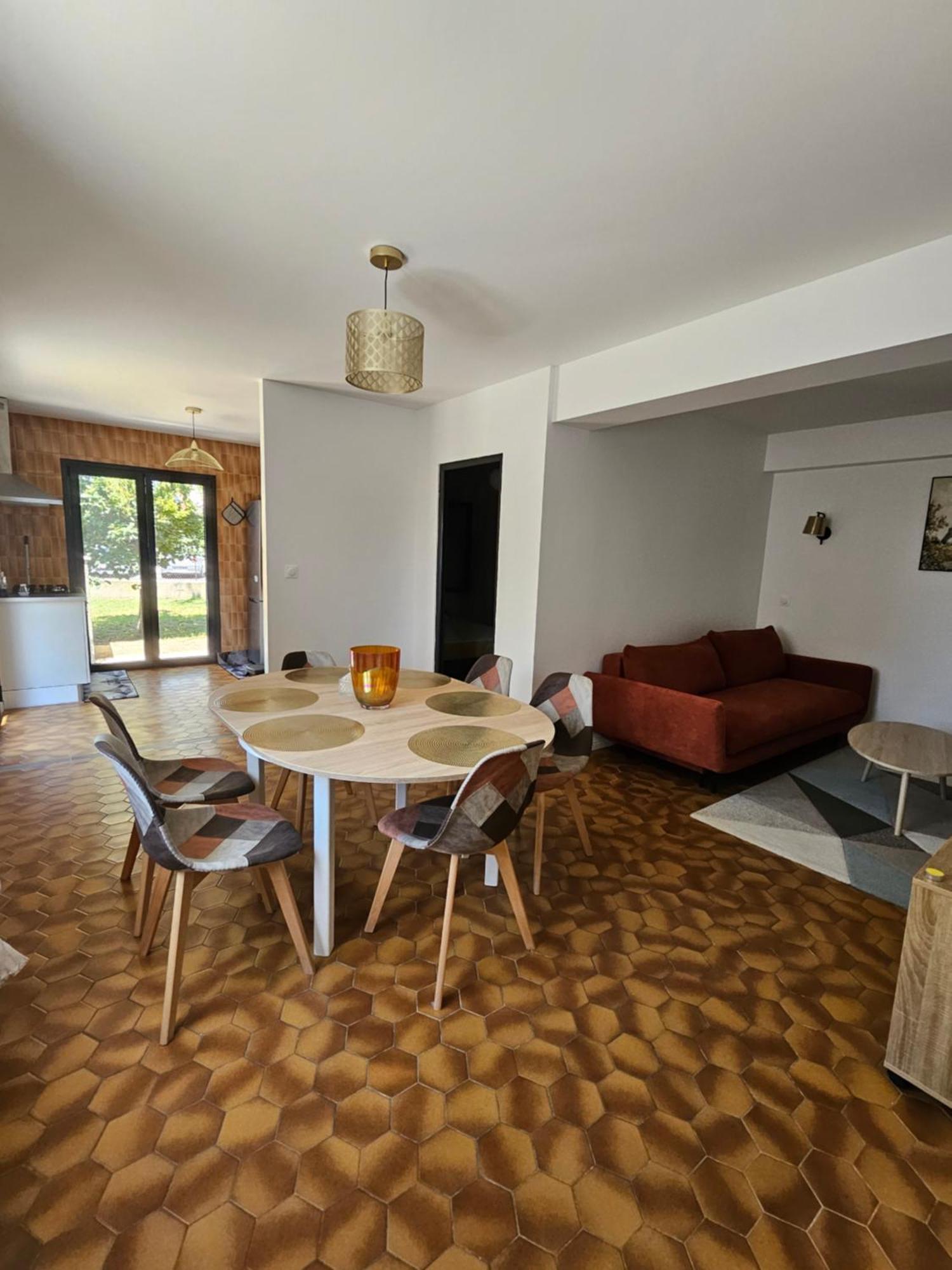Appartement F3 Meuble Et Equipe Saint-Cyprien  Exterior photo